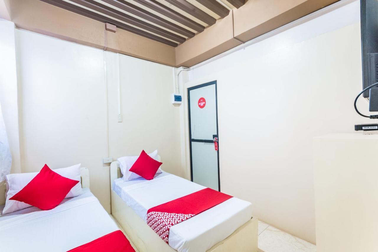 Oyo 569 Alt Complex Hotel