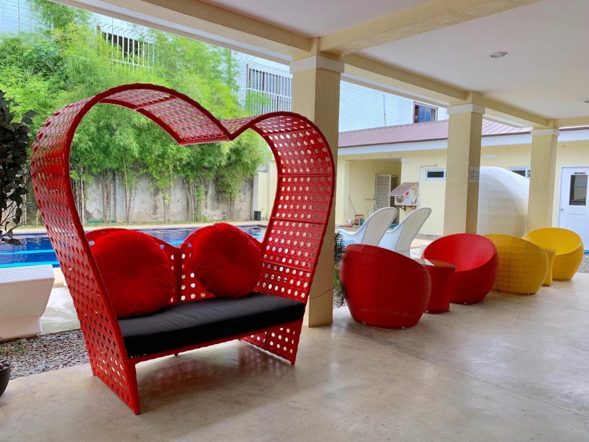 Mactan Seahorse * Lapu-Lapu City