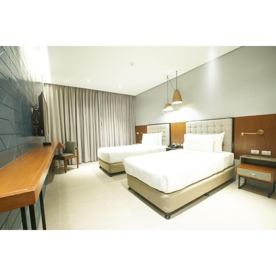 Hotel Summit Galleria 3*