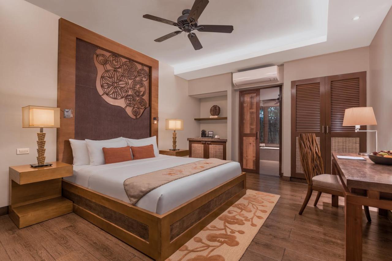 Crimson And - Mactan Island, Cebu 5*