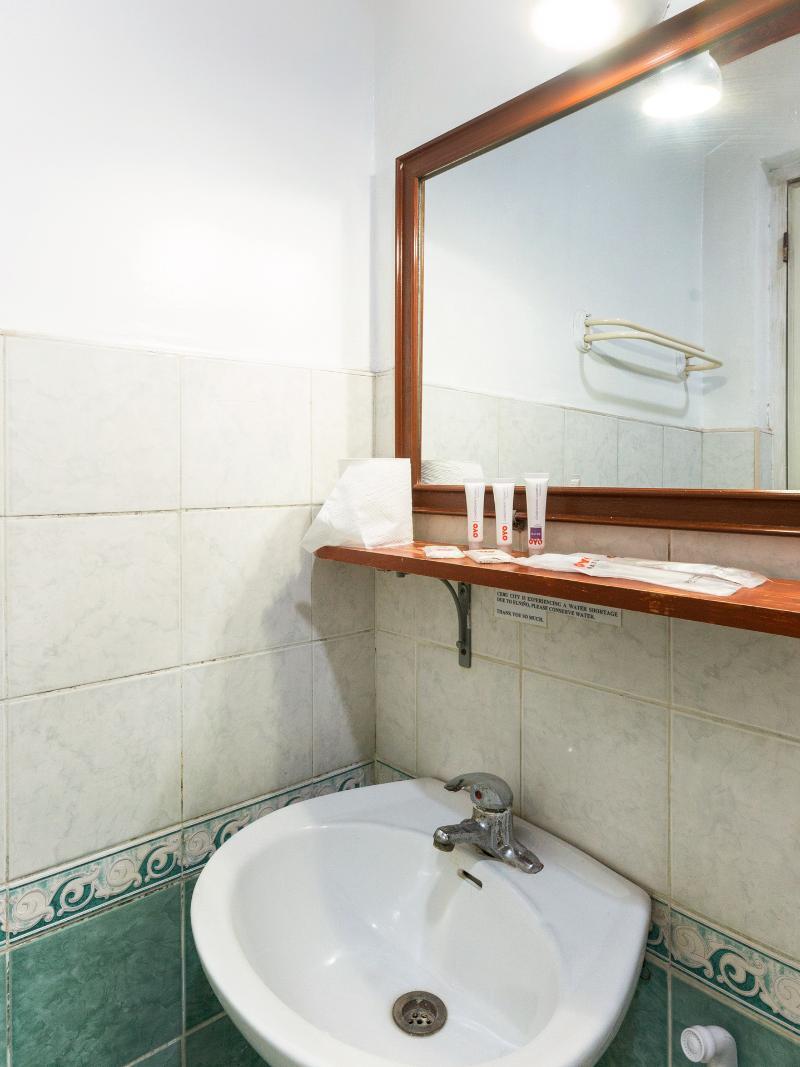 Oyo 491 J & H Hotel Cebu