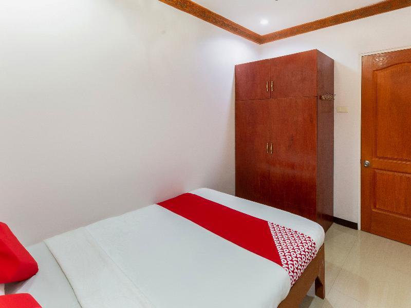 Hotel Oyo 491 J & H