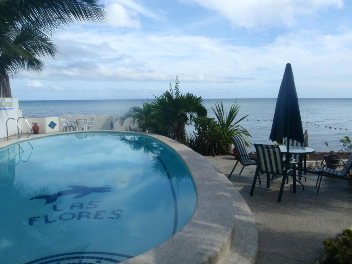 Hotel Flores Beachside