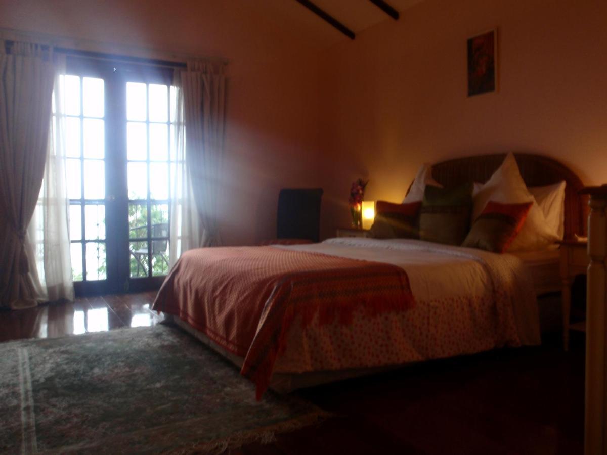 Hotel Flores Beachside Catmon