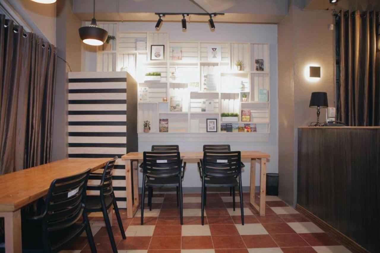 Bunks (adults Only) Hostel