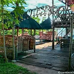 Uncle Rock\'S House & Diving Resort