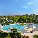 Solea Seaview Resort