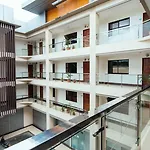 Oyo 443 Maria Cristina Arcade Suites