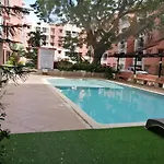 Condo Azur Suites E507 Near Airport, Netflix, Stylish, Cozy With Swimming Pool