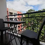 Condo Azur Suites E507 Near Airport, Netflix, Stylish, Cozy With Swimming Pool