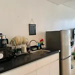 Cebu City Condo Hotel In Meridian With Netflix And Wifi, Near Ayala And It Park U7 09 11