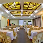 Sarrosa International Hotel And Residential Suites