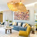 Dreamy Aesthetic Suite In City Center
