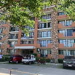 2-Br With Spectacular Views
