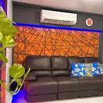 Clockworkorange Luxury Suites 4-Minutes Away To Airport