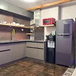 Clockworkorange Luxury Suites 4-Minutes Away To Airport