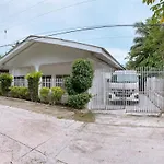 Luna Oslob Travellers Inn