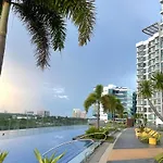 Cozy Condo By The Beach
