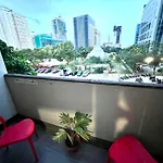 Pet-Friendly Beside It Park
