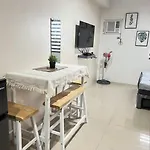 Cebusurestaypersimmon9Thfloorstudiocondo