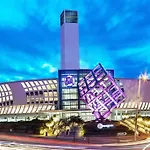 17D Walking Distance To Ayala And It Park With Wifi