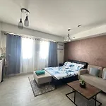 Spacious 1 Bedroom Near Airport & Seaport Or Pier