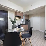 Furnished 1-Bedroom In Avida Towers Riala, Cebu It Park With Fast Wifi, Netflix, Pool And More