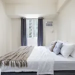 Furnished 1-Bedroom In Avida Towers Riala, Cebu It Park With Fast Wifi, Netflix, Pool And More