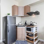 Furnished Studio In Cebu It Park With Wifi, Netflix And Pool Access