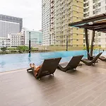 Furnished Studio In Cebu It Park With Wifi, Netflix And Pool Access