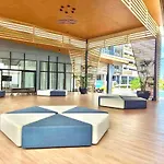 Cozy Urban Condo In Grand Residences With Balcony