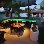 Parrot Resort Moalboal