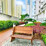 2412T2 Avida Towers Cebu It Park 1Br Unit Queen Bed