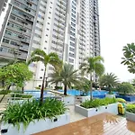 Luxurious Condo With City View