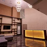 Griffin Hotel And Suites