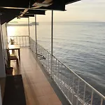 John\'S Seaside