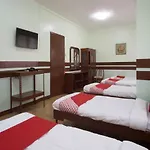 Oyo 130 Jy Crown Palace