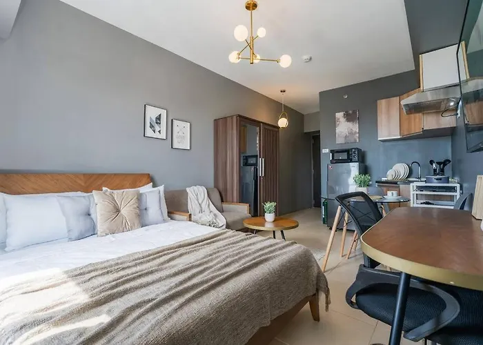 Furnished Studio In Avida Towers Riala, Cebu It Park With Amazing City View, Fast Wifi, Netflix, Pool And More