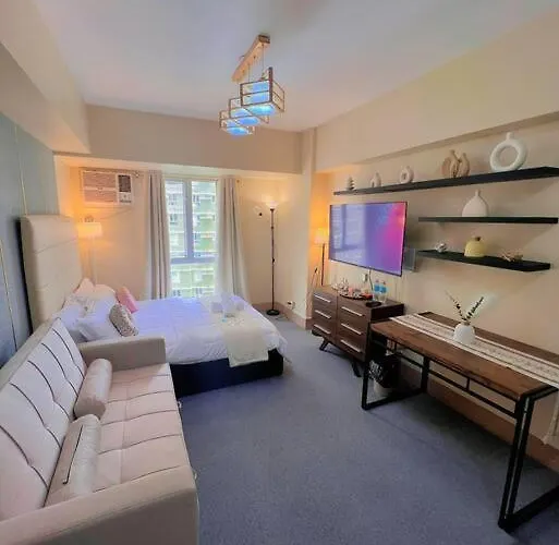 Daffodil-Modern Apartment With Pool Access