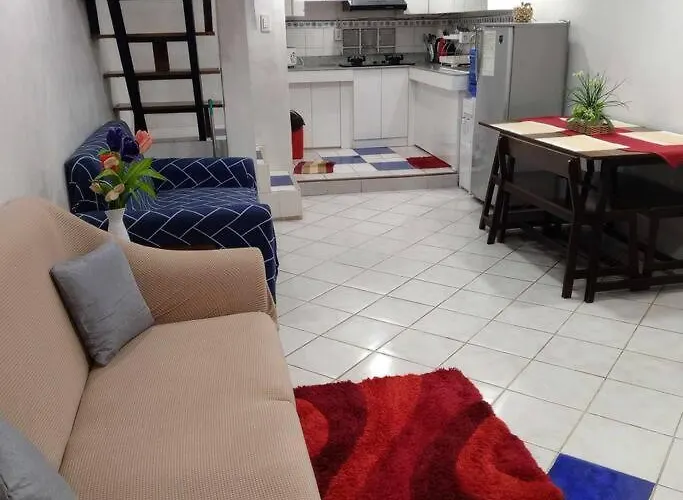 Cheapentirehouse Mel Place In Mandaue With Netflix For 5Pax Or More