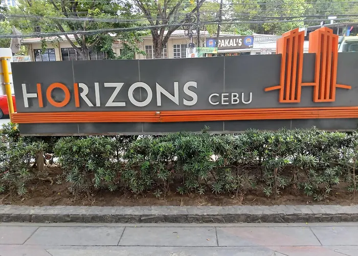 1 Bedroom 48Th Floor Of Horizon 101, Corner With Sea View And Mountain View