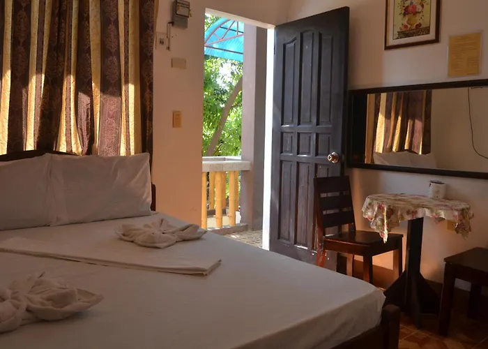 Nanette\'S Tourist Inn