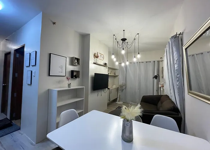 Jimenez\'S Modern Urban Oasis