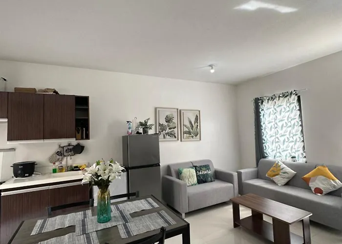 Almond Drive 2Br Townhouse Near Srp Nustar Talisay