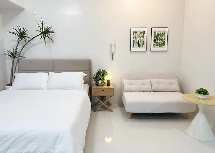Cozy Condo With Pool & Gym Near Ayala Center
