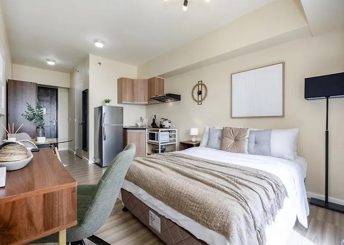 Furnished Studio In Cebu It Park With Wifi, Netflix And Pool Access