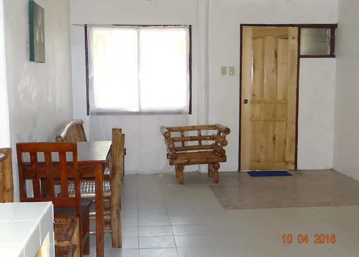 Johnnil\'S Tourist Inn