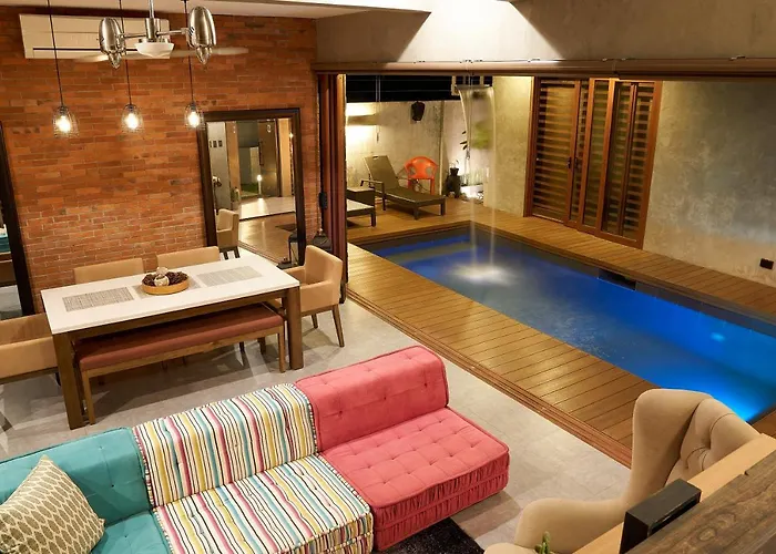 Isla Villa 1 Amazing Waterfall Pool House Near Beach, Bars & Restaurants