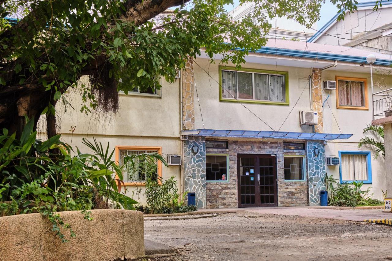 Hidden Hill Hotel 2*