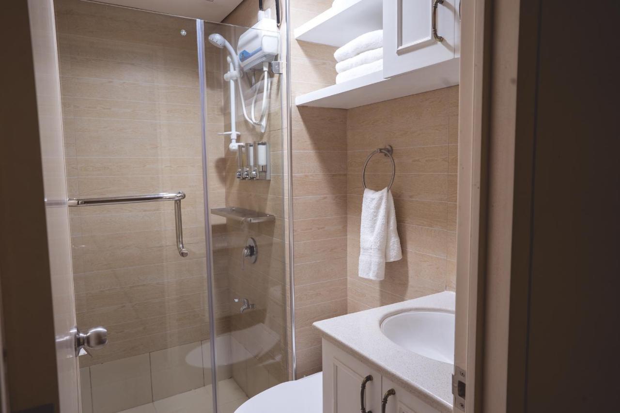 Avida Towers 518, Queen Bed, Netflix 50in Smart Tv * Cebu